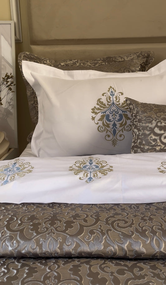 👑 Couvre-lit Royal "الحُرّة" – Pour des nuits dignes d’une Reine